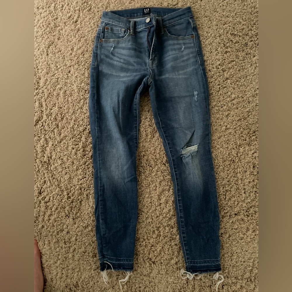 Gap size 2 true skinny jeans